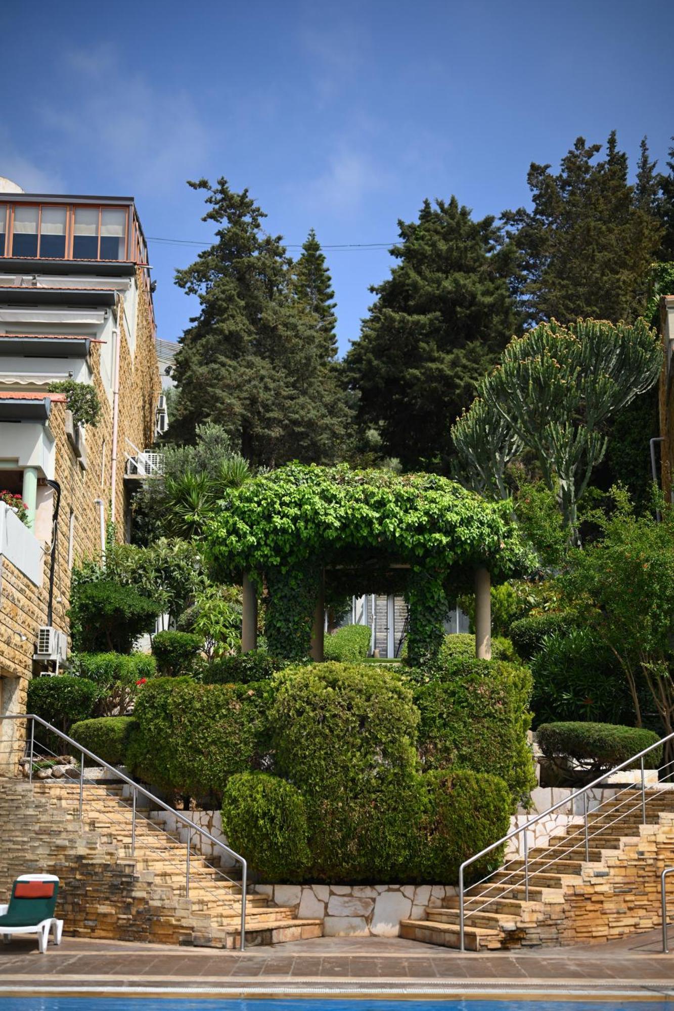Monteverde Hotel Beit Mery Exterior photo