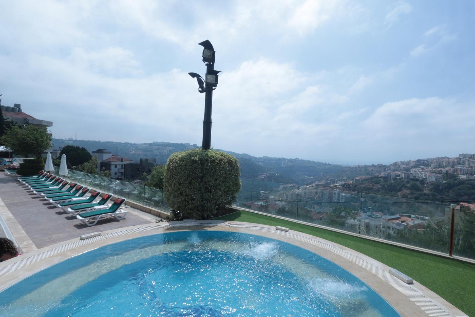Monteverde Hotel Beit Mery Exterior photo